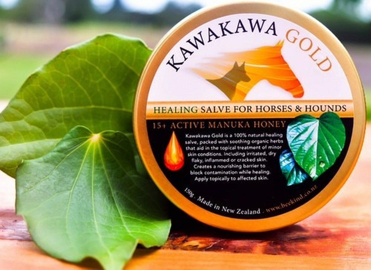Bee Kind Kawakawa Gold with Active 15+ Manuka Honey for Horses & Hounds